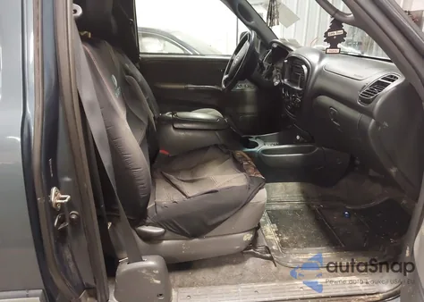 2006 Toyota Tundra Sr5 V8 z USA, uszkodzony, nr VIN 5TBBT44186S486940